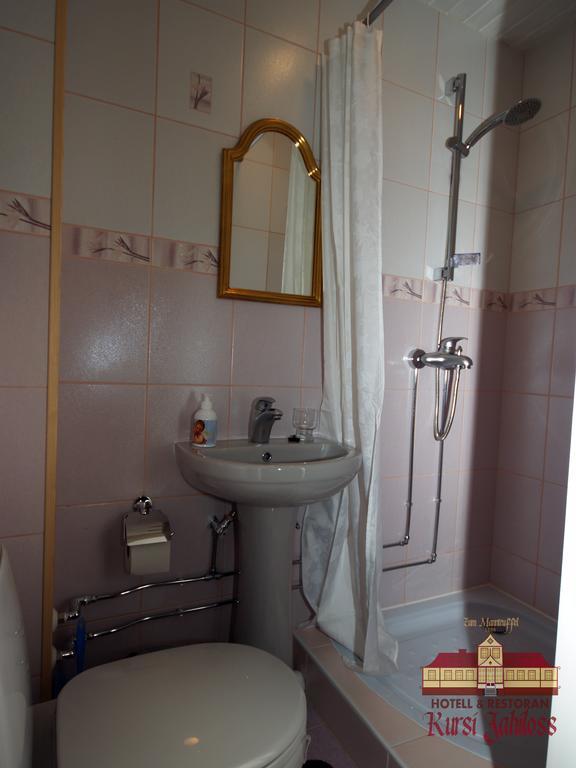 Hôtel Kursi Hunting Manor à Puurmani Chambre photo