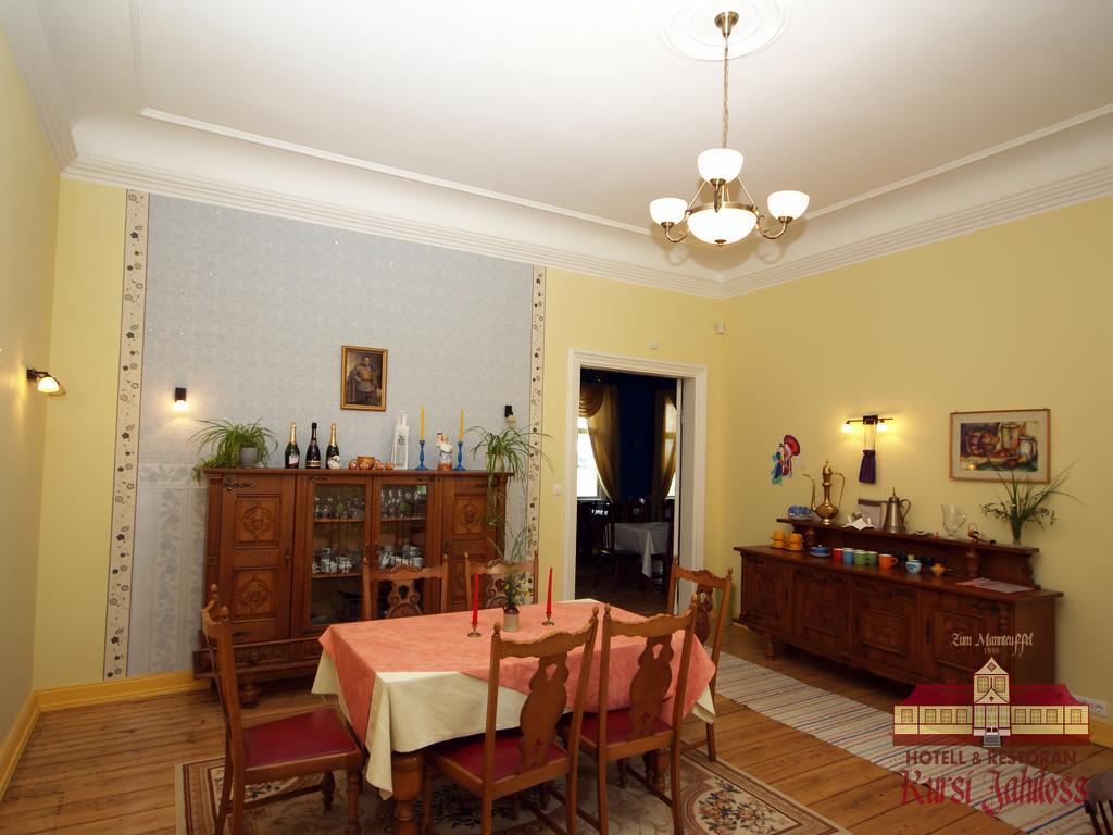 Hôtel Kursi Hunting Manor à Puurmani Extérieur photo