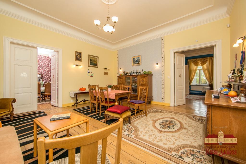 Hôtel Kursi Hunting Manor à Puurmani Extérieur photo