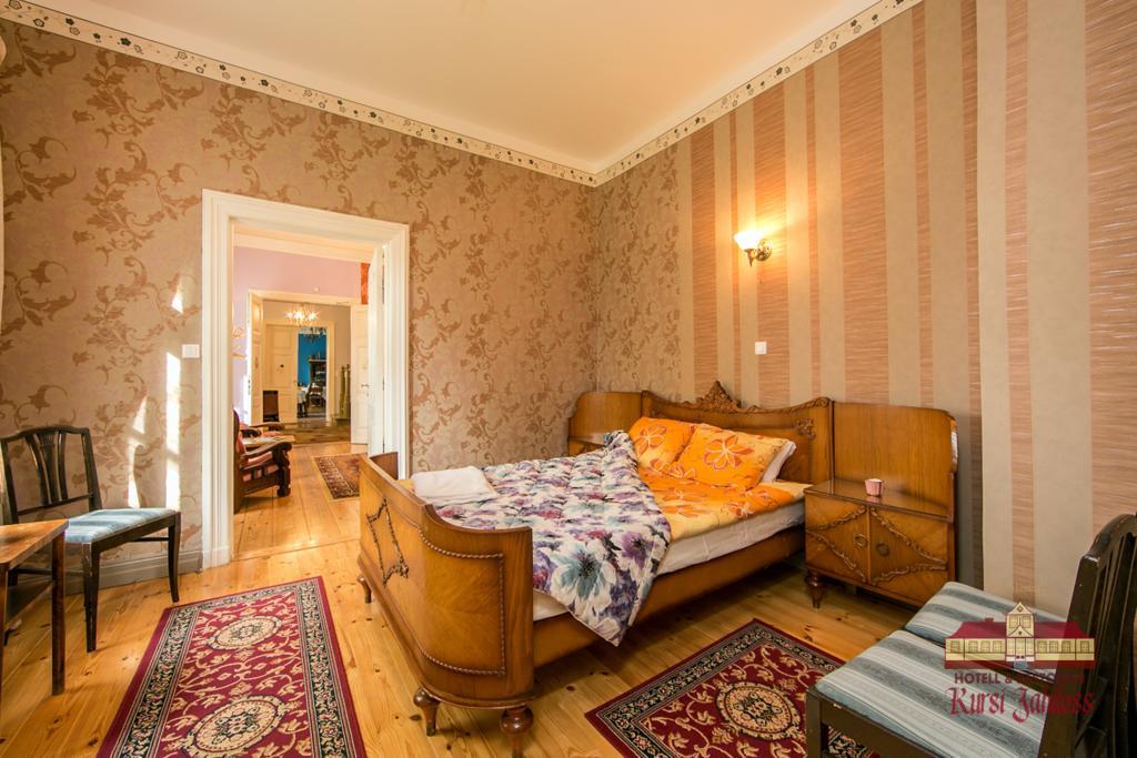 Hôtel Kursi Hunting Manor à Puurmani Chambre photo